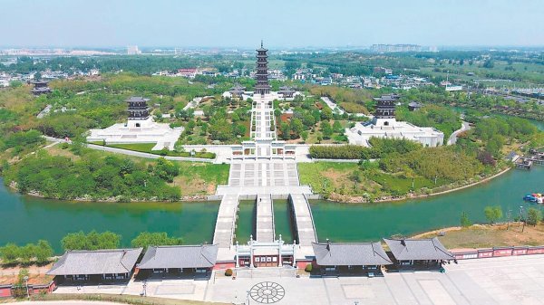 炒股平台配资 “宝藏小城”如何接住“泼天流量”