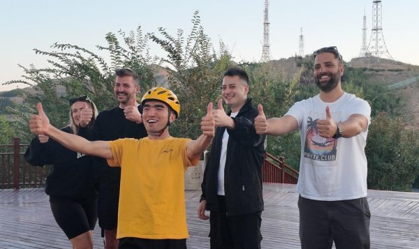 配资世家炒股配资开户 中外网络博主打卡丝路名城乌鲁木齐